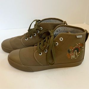 NWOT Bangs Mushroom Meadow Hightop Shoes
